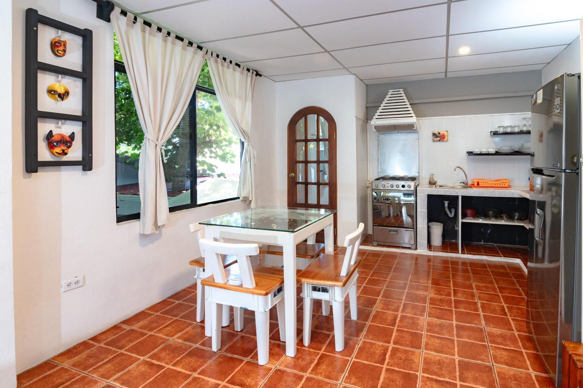La K-Leta Boutique Guesthouse Puerto Ayora  Eksteriør billede